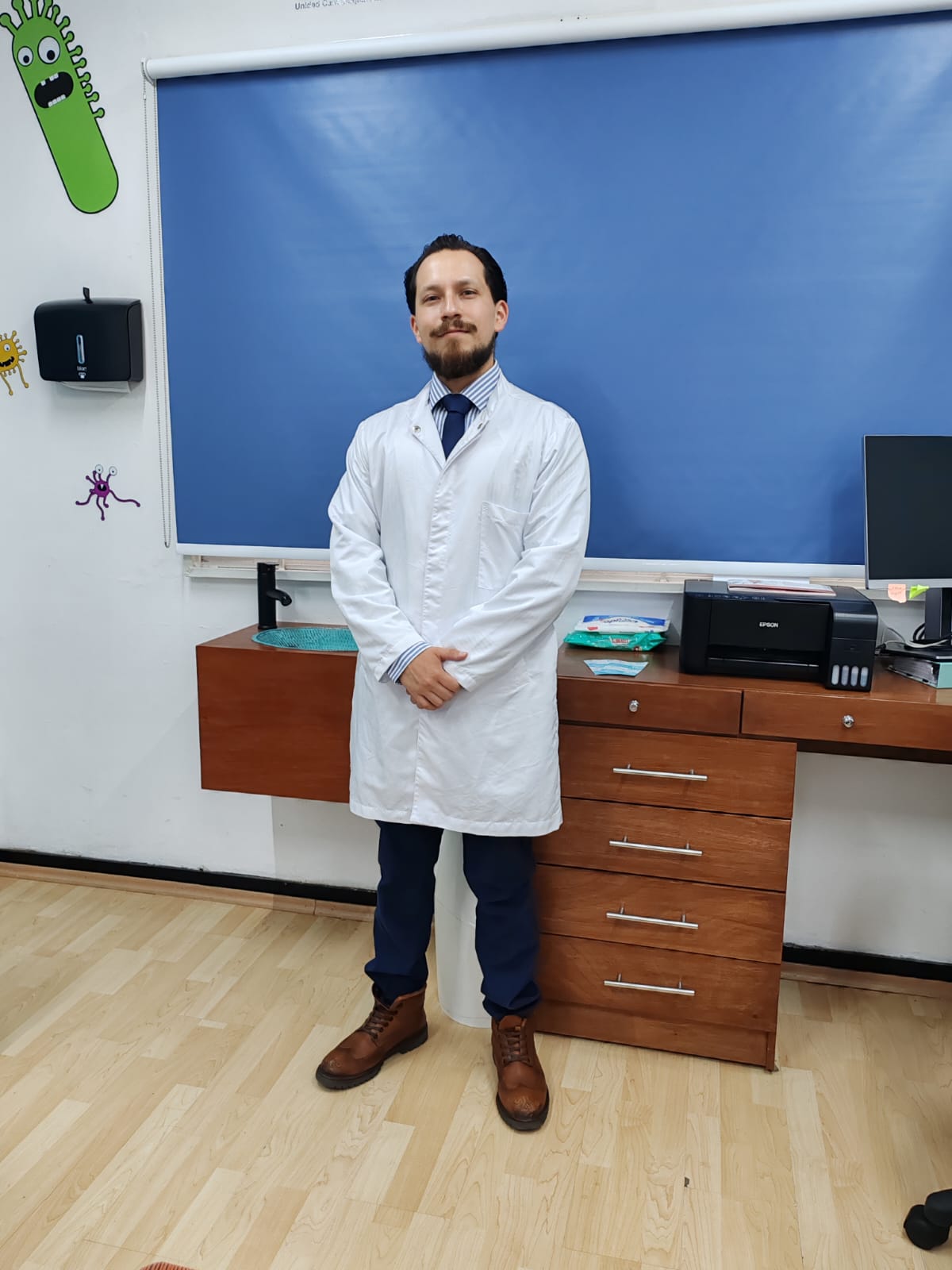 Dr. Cristofer Quiroz